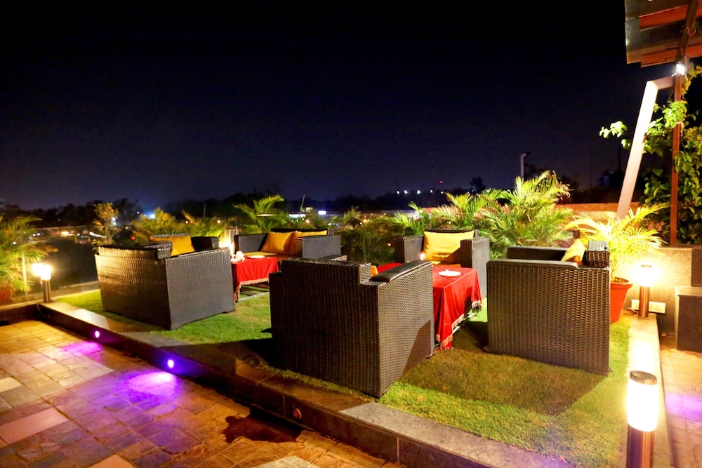 Best hotels in Chandigarh near sukhna lake