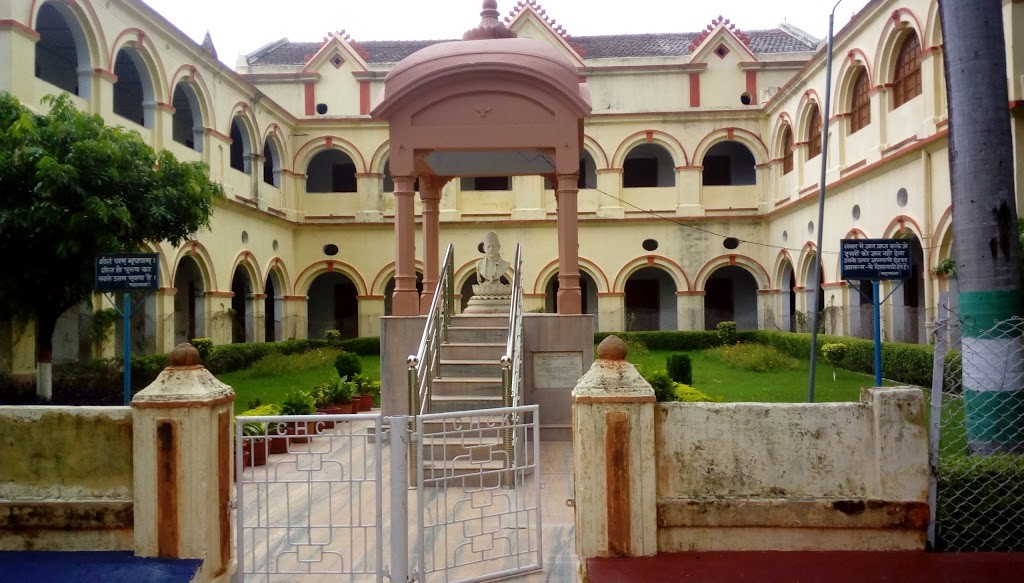 Central Hindu Girls School in Varanasi 